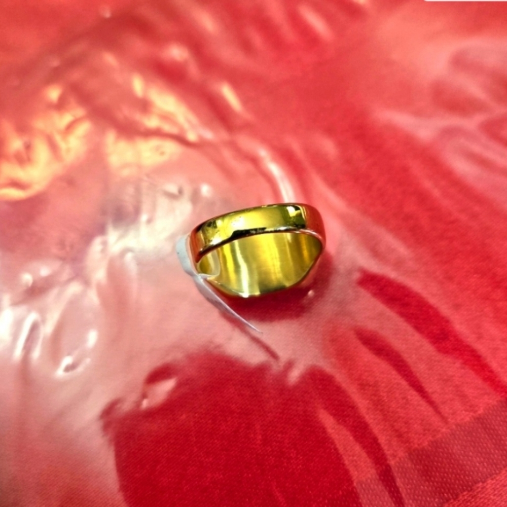 Ring Emerald Green Color Gold Plated Over Stainless Steel Ring - Picture 8 of 9